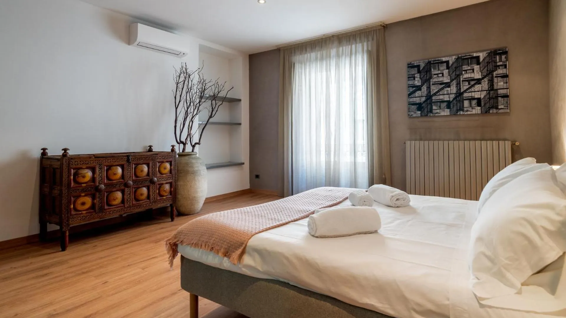 Italianflat - Spacious 3 Bedroom With Balcony San Babila Area Μιλάνο Διαμέρισμα