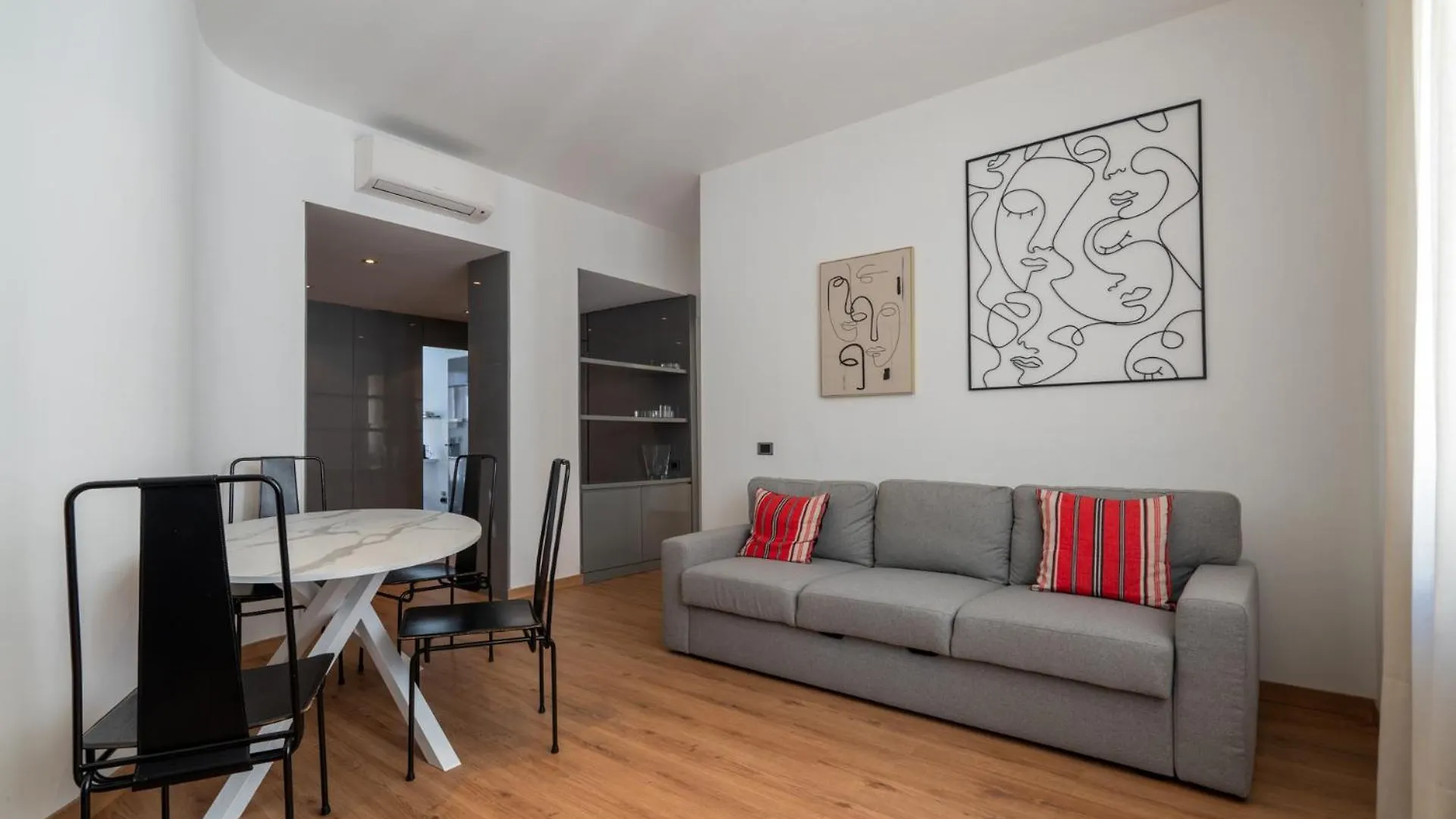 Διαμέρισμα Italianflat - Spacious 3 Bedroom With Balcony San Babila Area Μιλάνο Ιταλία