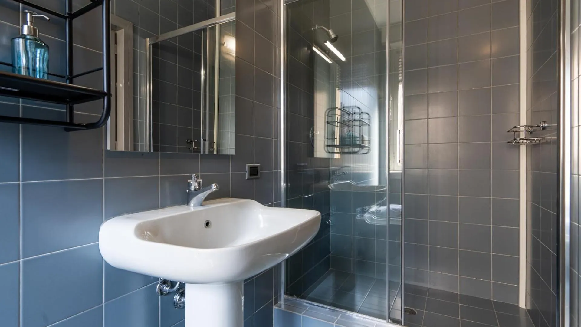 Italianflat - Spacious 3 Bedroom With Balcony San Babila Area Μιλάνο 0*,  Ιταλία